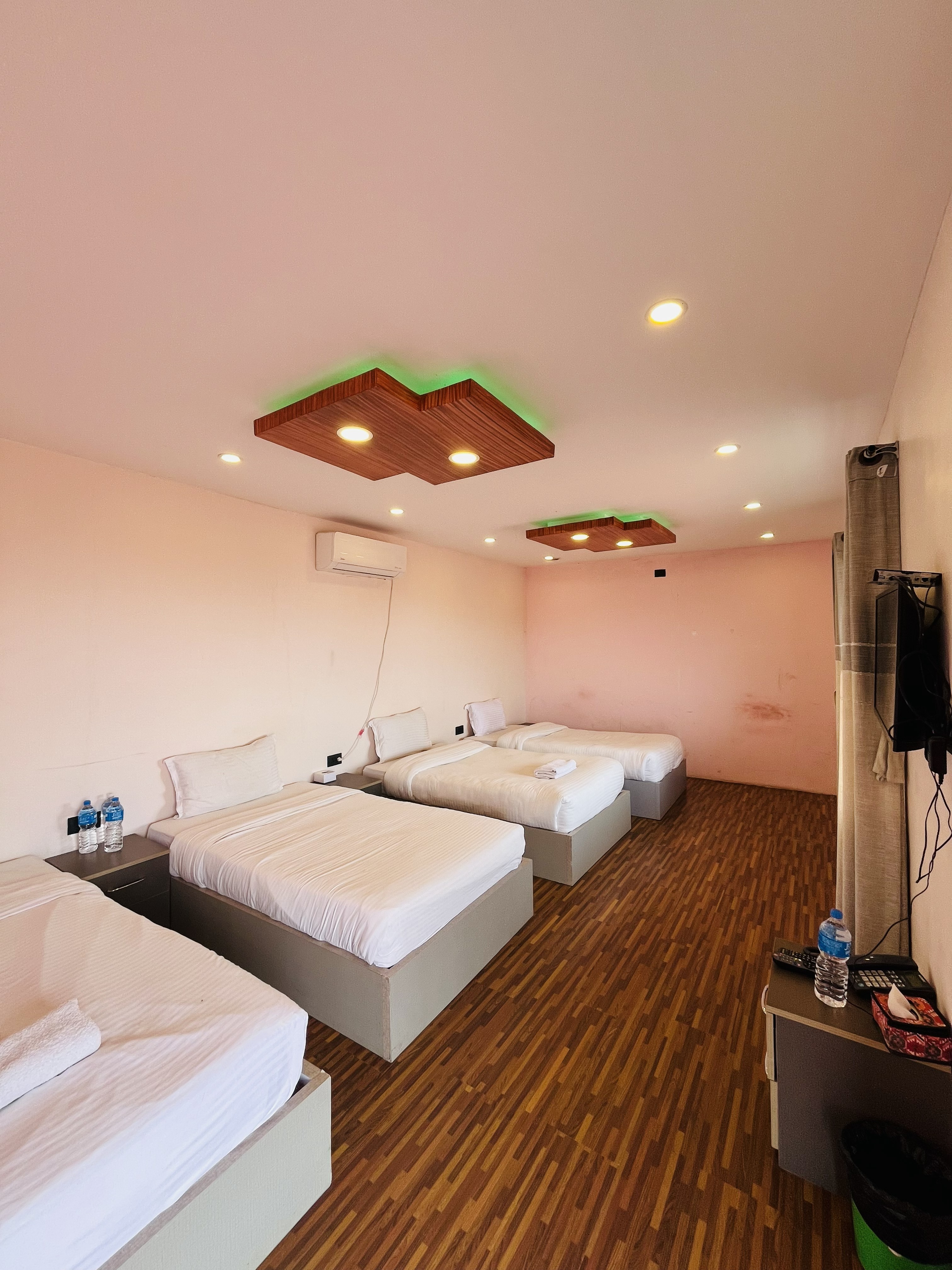 Hotel Gadi View