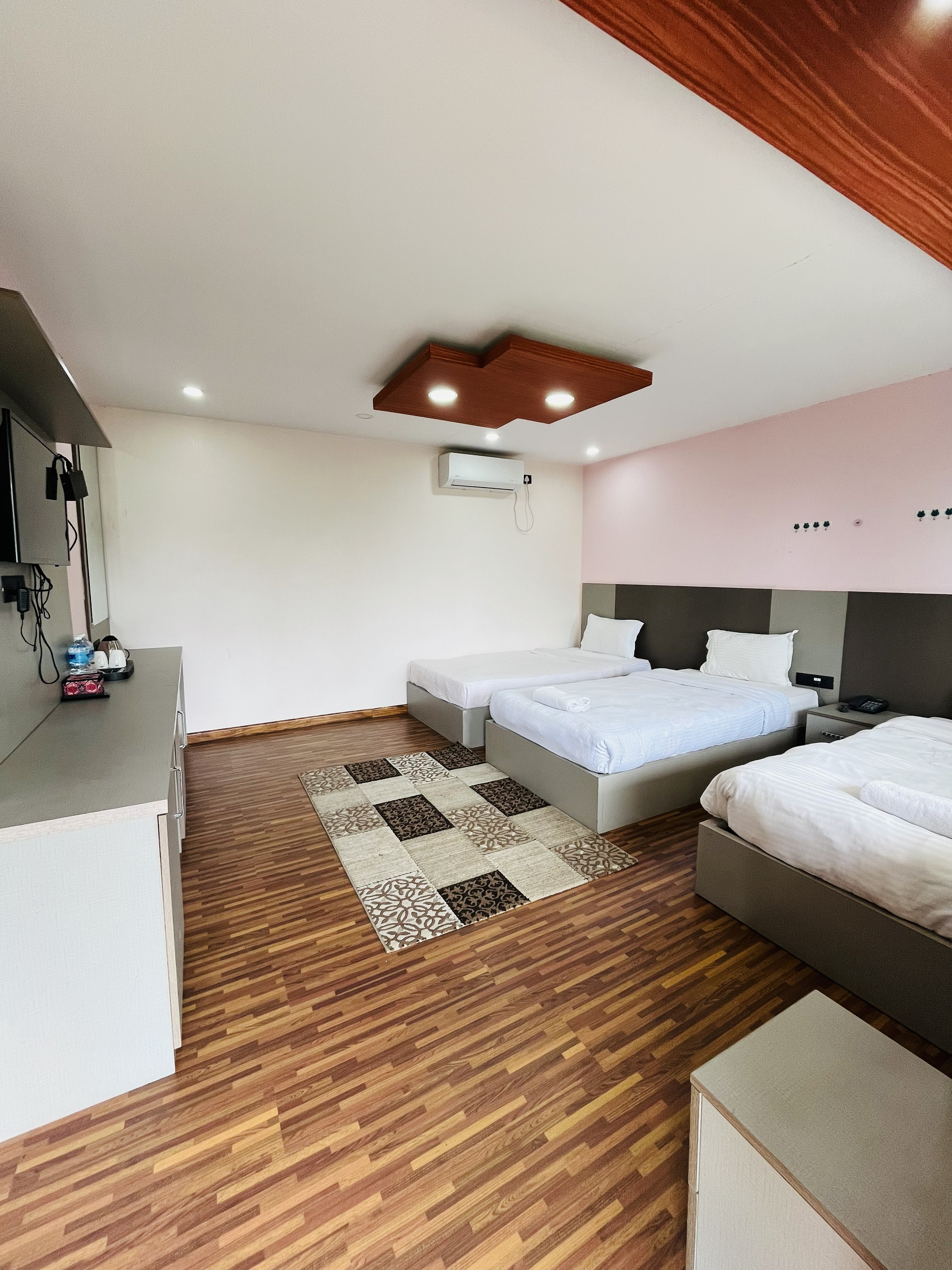 Hotel Gadi View